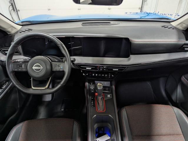 Photo of 2025 Arctic Ice Blue Metallic/Super Black Nissan Kicks