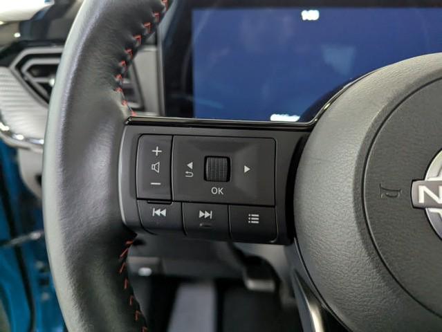 Photo of 2025 Arctic Ice Blue Metallic/Super Black Nissan Kicks
