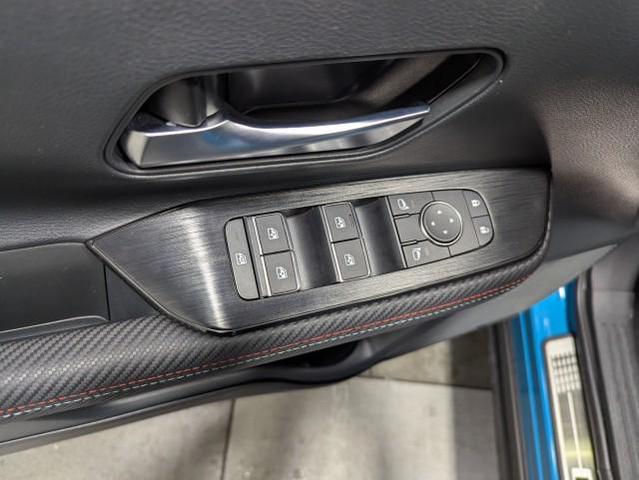 Photo of 2025 Arctic Ice Blue Metallic/Super Black Nissan Kicks