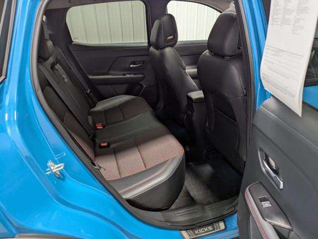 Photo of 2025 Arctic Ice Blue Metallic/Super Black Nissan Kicks