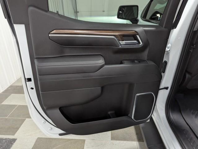 Photo of 2023 Summit White Chevrolet Silverado 1500