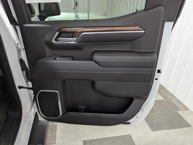 Photo of 2023 Summit White Chevrolet Silverado 1500