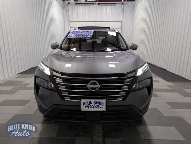 Photo of 2024 Gun Metallic Nissan Rogue