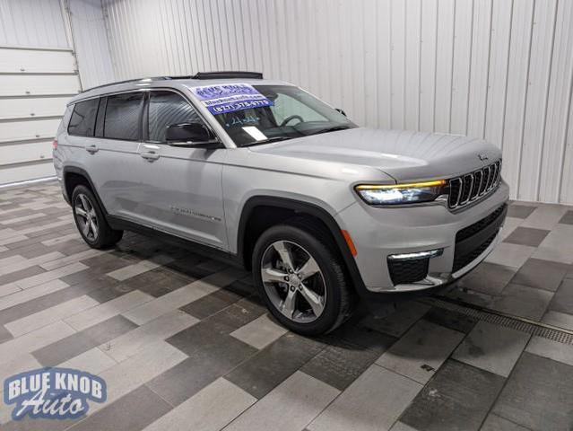 Photo of 2021 Silver Zynith Jeep Grand Cherokee L