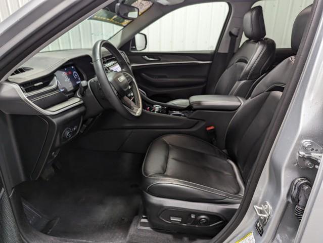 Photo of 2021 Silver Zynith Jeep Grand Cherokee L
