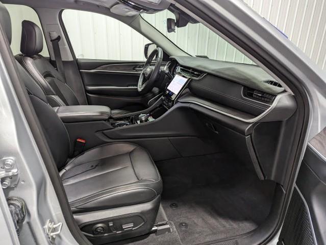 Photo of 2021 Silver Zynith Jeep Grand Cherokee L