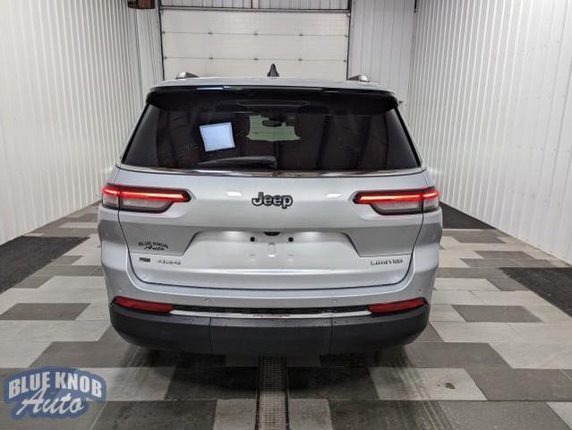 Photo of 2021 Silver Zynith Jeep Grand Cherokee L