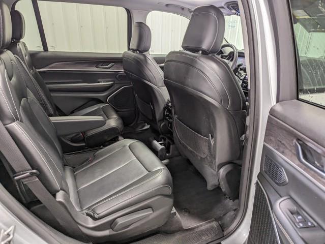Photo of 2021 Silver Zynith Jeep Grand Cherokee L