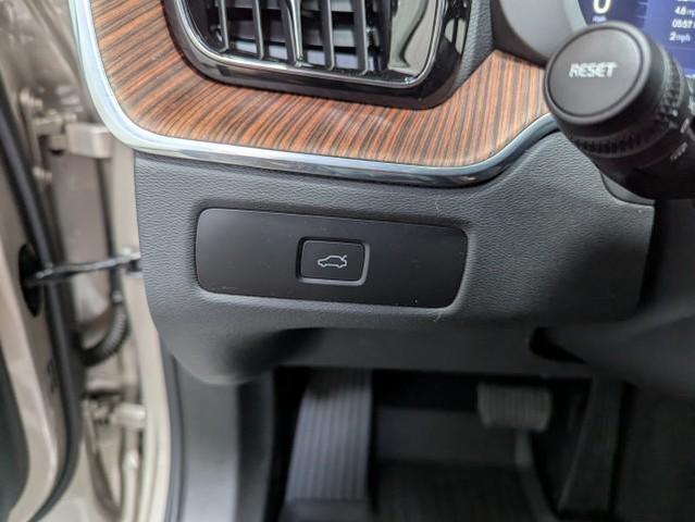 Photo of 2025 Bright Dusk Metallic Volvo XC60