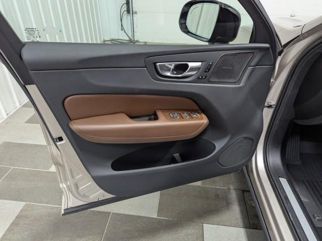 Photo of 2025 Bright Dusk Metallic Volvo XC60