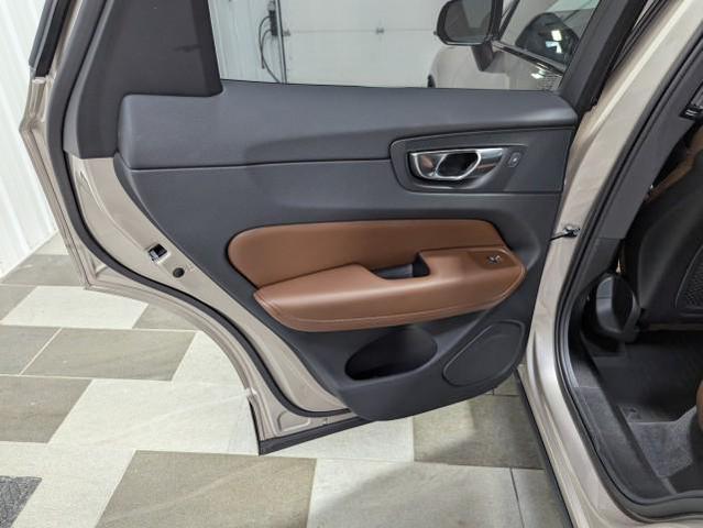 Photo of 2025 Bright Dusk Metallic Volvo XC60
