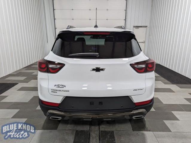 Photo of 2024 Summit White Chevrolet Trailblazer