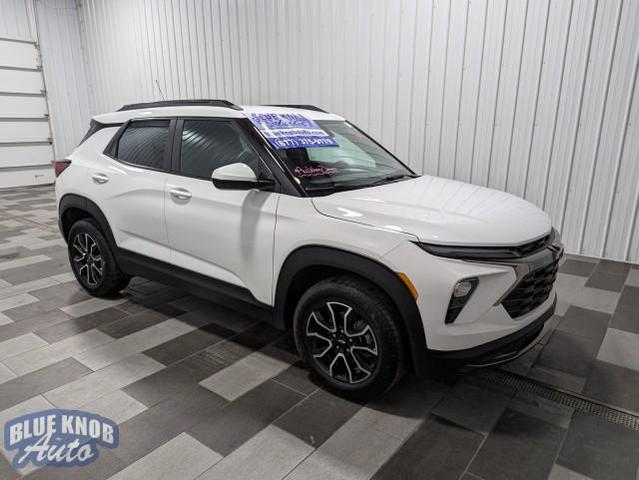 Photo of 2024 Summit White Chevrolet Trailblazer