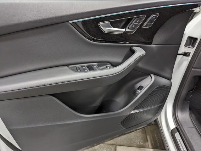 Photo of 2024 Carrara White Audi Q7
