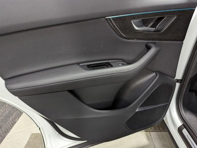 Photo of 2024 Carrara White Audi Q7