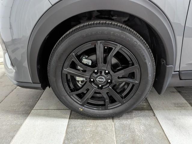 Photo of 2024 Gun Metallic Nissan Kicks