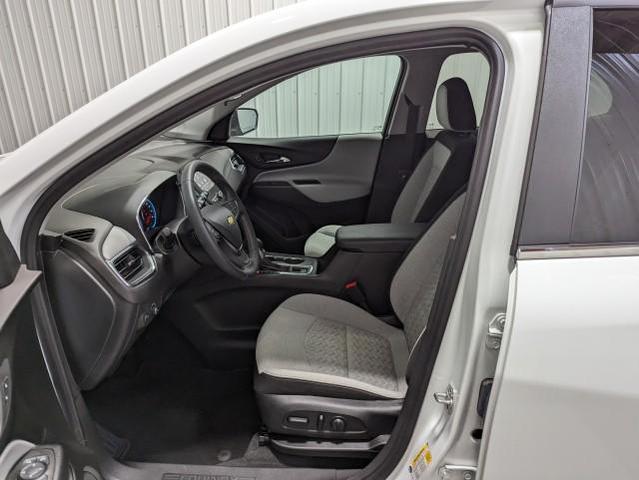 Photo of 2023 Summit White Chevrolet Equinox