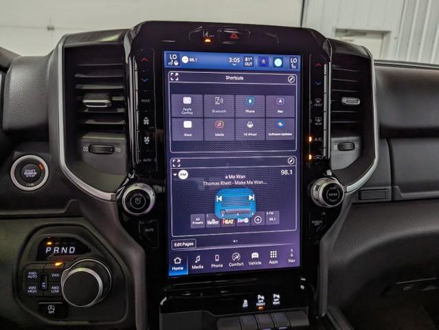 Photo of 2025 Diamond Black Crystal Pearlcoat RAM 1500