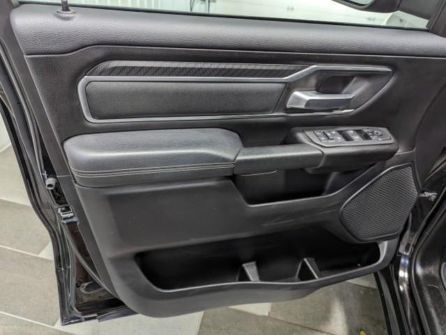 Photo of 2025 Diamond Black Crystal Pearlcoat RAM 1500