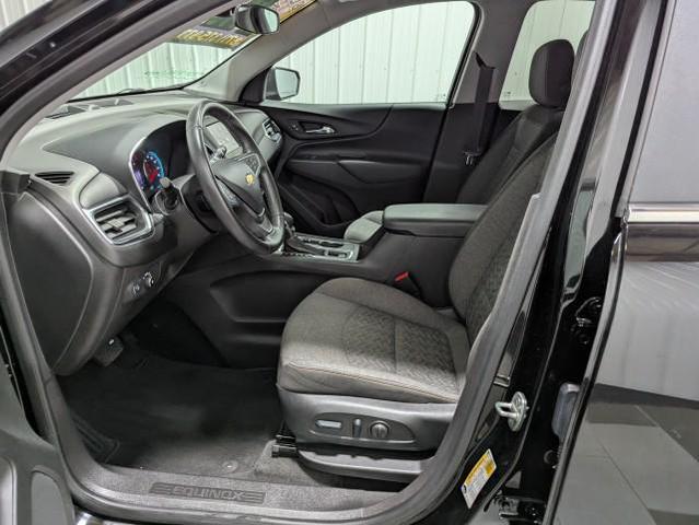 Photo of 2022 Mosaic Black Metallic Chevrolet Equinox