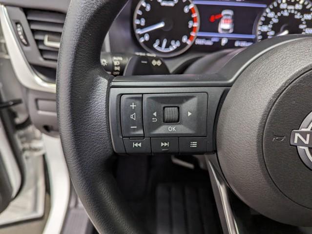 Photo of 2023 Glacier White Nissan Rogue