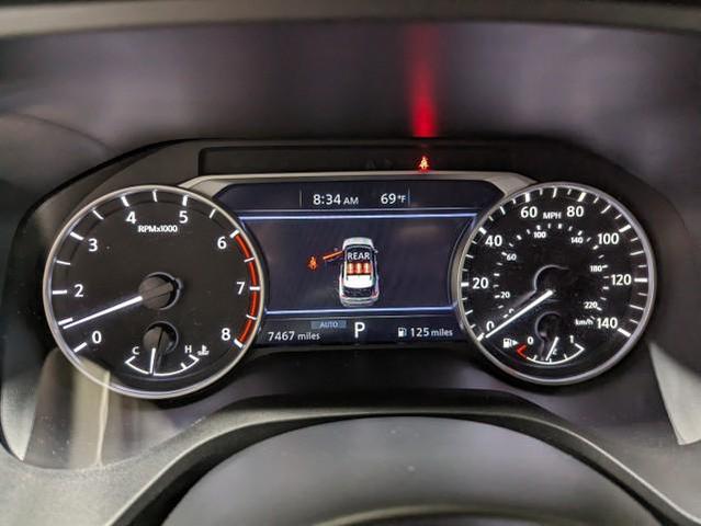 Photo of 2023 Glacier White Nissan Rogue