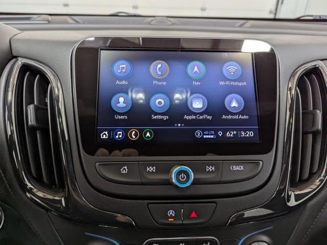 Photo of 2022 Silver Ice Metallic Chevrolet Equinox