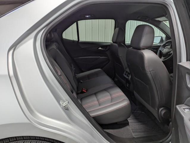 Photo of 2022 Silver Ice Metallic Chevrolet Equinox