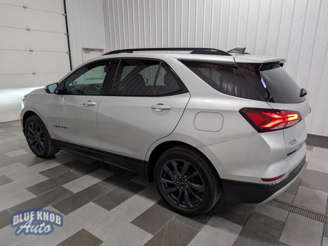 Photo of 2022 Silver Ice Metallic Chevrolet Equinox