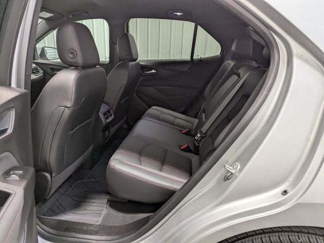 Photo of 2022 Silver Ice Metallic Chevrolet Equinox