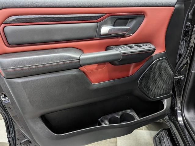 Photo of 2025 Diamond Black Crystal Pearlcoat RAM 1500