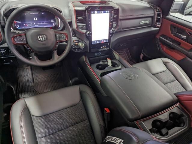Photo of 2025 Diamond Black Crystal Pearlcoat RAM 1500