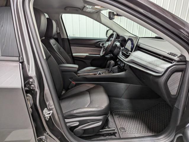 Photo of 2022 Granite Crystal Metallic Clearcoat Jeep Compass