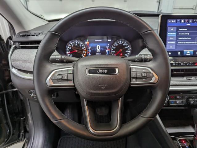 Photo of 2022 Granite Crystal Metallic Clearcoat Jeep Compass