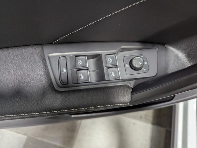 Photo of 2022 Pure White Volkswagen Tiguan