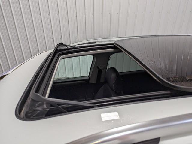 Photo of 2022 Pure White Volkswagen Tiguan