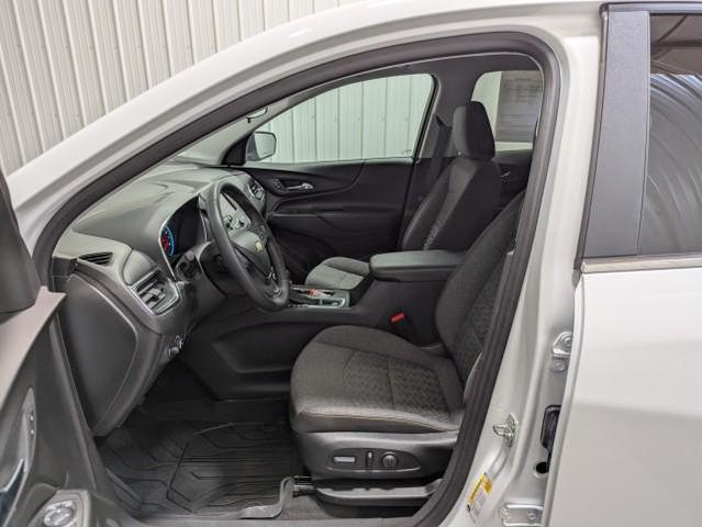 Photo of 2024 Summit White Chevrolet Equinox
