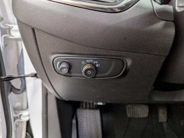 Photo of 2024 Summit White Chevrolet Equinox