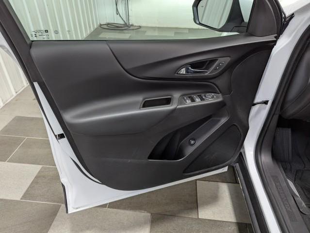Photo of 2024 Summit White Chevrolet Equinox