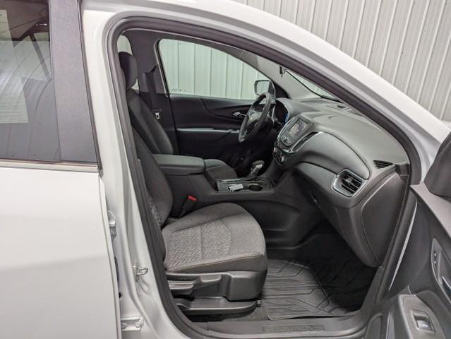 Photo of 2024 Summit White Chevrolet Equinox
