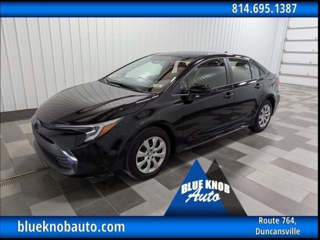 Photo of 2025 Midnight Black Metallic Toyota Corolla Hybrid