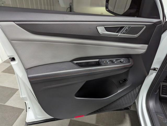 Photo of 2024 Pure White Volkswagen Atlas