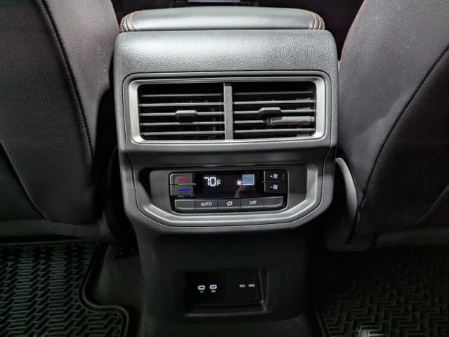 Photo of 2024 Pure White Volkswagen Atlas