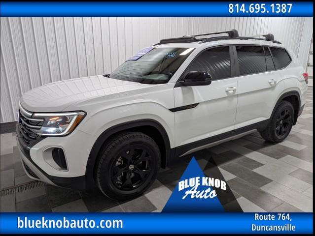 Photo of 2024 Pure White Volkswagen Atlas