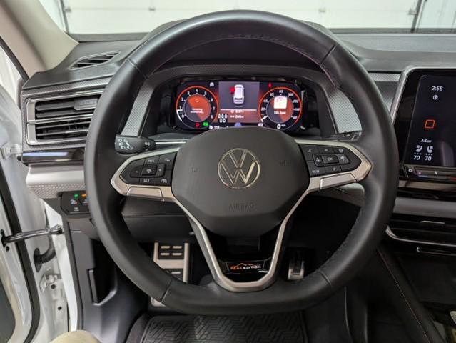 Photo of 2024 Pure White Volkswagen Atlas