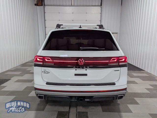 Photo of 2024 Pure White Volkswagen Atlas