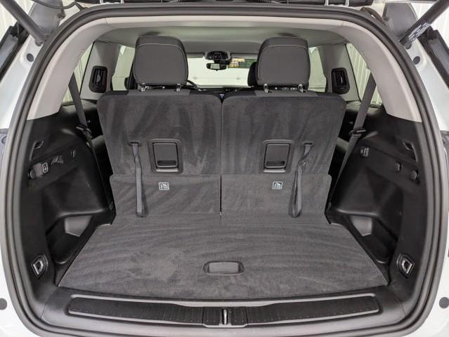 Photo of 2022 Bright White Clearcoat Jeep Grand Cherokee L