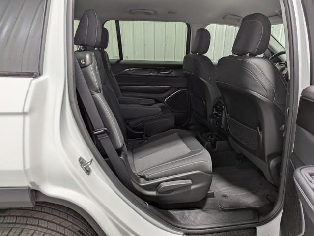 Photo of 2022 Bright White Clearcoat Jeep Grand Cherokee L