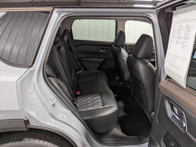 Photo of 2022 Boulder Gray Pearl/Super Black Nissan Rogue