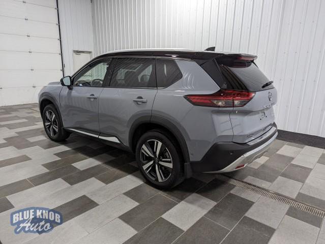 Photo of 2022 Boulder Gray Pearl/Super Black Nissan Rogue